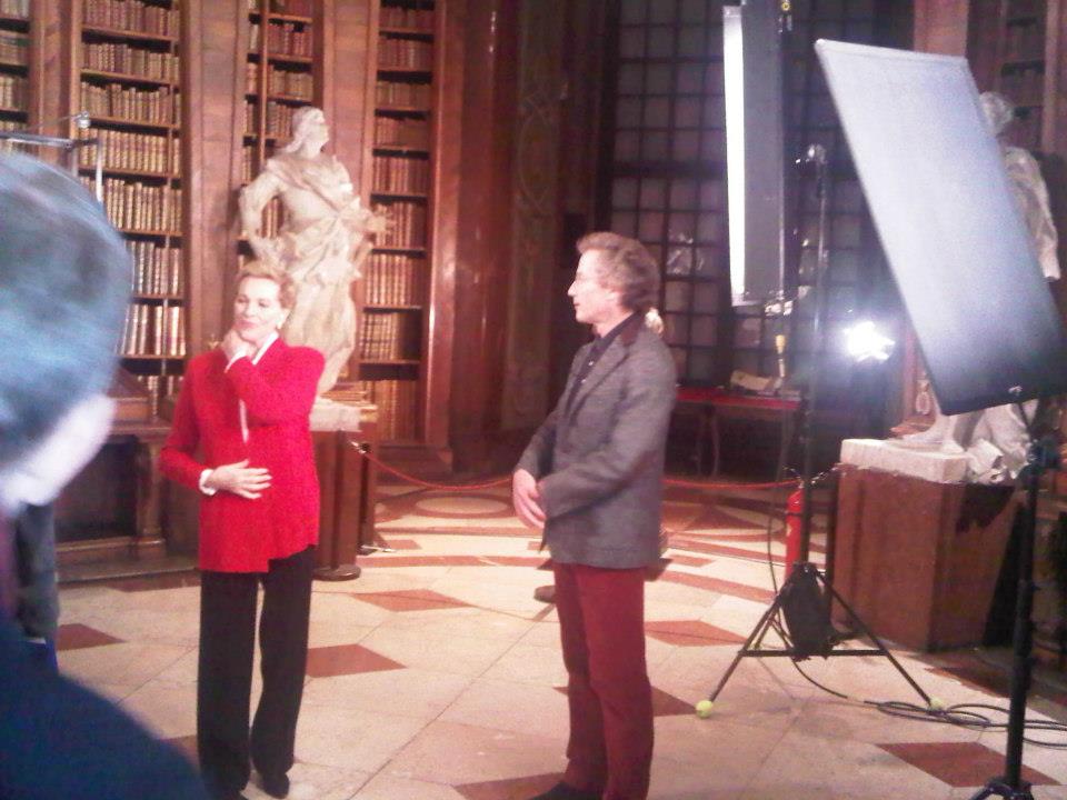 Julie Andrews appeals to Congress to save arts funding Slippedisc(01)