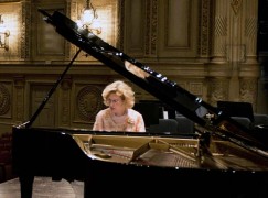 A transgender concert pianist finds hope across the border