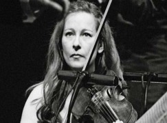 Breakthrough: Prime minister’s wife leads French orchestra to Algeria