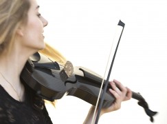 Shock result: Carbon-fibre violin wins 2015 German instruments prize