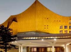 Berlin Philharmonic joins orchestra closure protests
