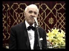 An international baritone has died, aged 85