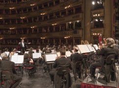 18 maggio 2015,Milano, Teatro alla Scala Direttore Riccardo ChaillyPianoforte Maria João PiresLudwig van BeethovenConcerto per pianoforte no.4Dmitrij ŠostakovičSinfonia no.5