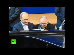 Putin’s not getting any better at piano playing