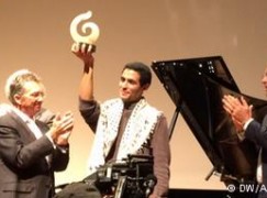 Syrian refugee pianist is awarded Beethoven prize