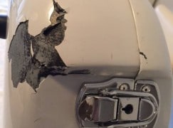 Air France smashes guitar