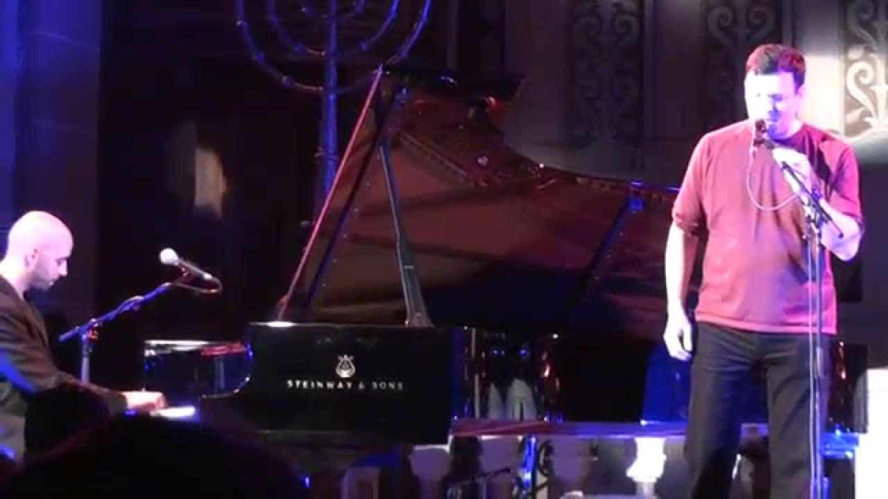 German counter-tenor duets with Israeli popster