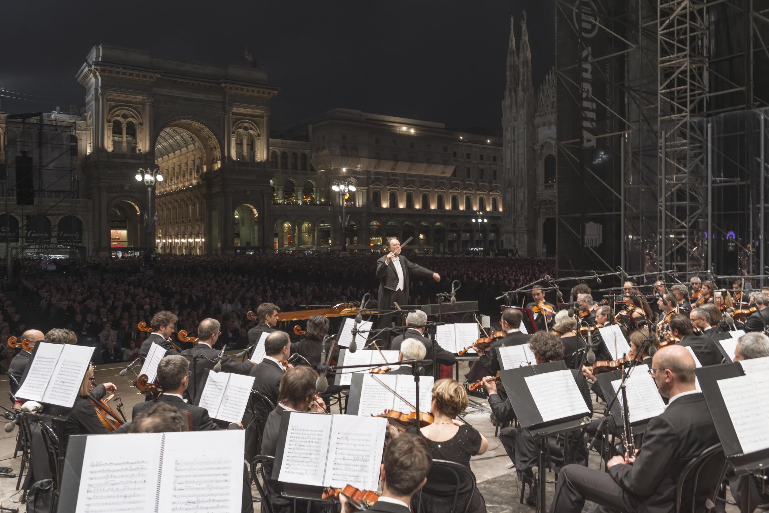 La Scala tests its own temperature