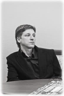 St Petersburg conductor is found dead at 44, a note beside him