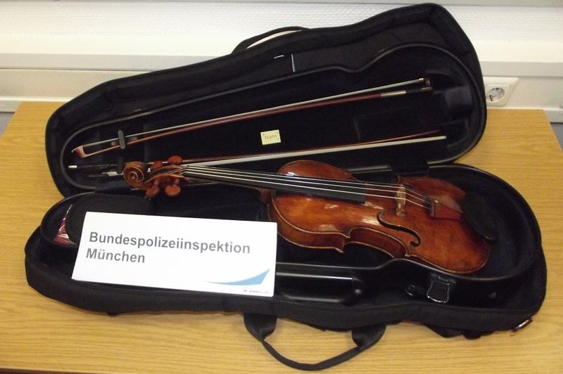 Police recover 1758 violin stolen on Munich train