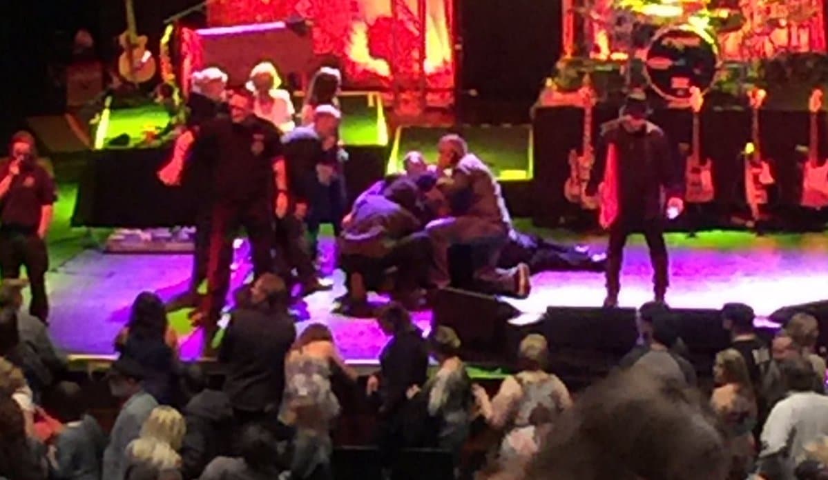 Video just in: Meatloaf collapses in mid-concert