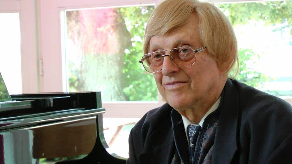 Students mourn a legendary piano teacher