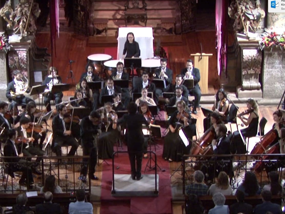 Horror video: Conductor sends soloist’s violin flying