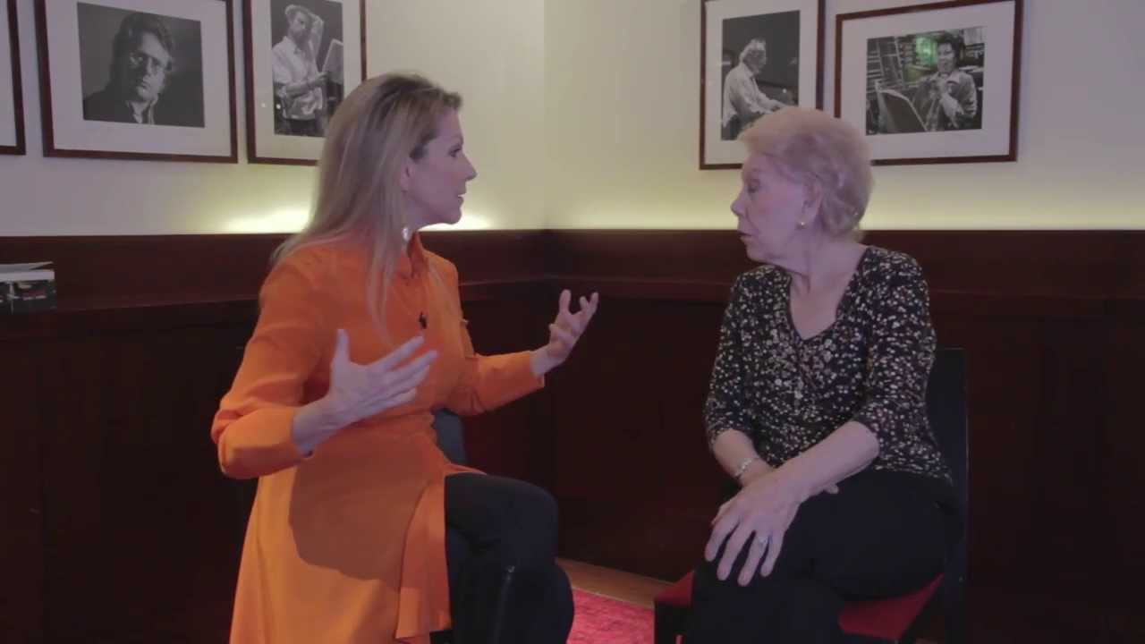 Diva Joyce talks shop with Dame Janet