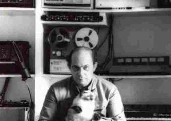 Cat-loving composer dies, aged 68