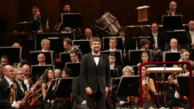 Jonas Kaufmann, out of action, is still in play