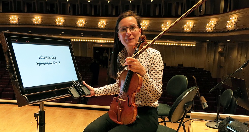 violinist-electronic-tablet