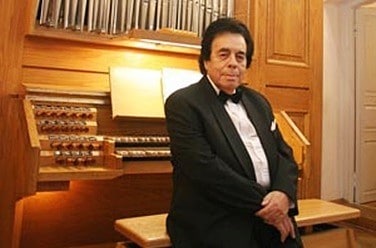 Moscow mourns its foremost organist