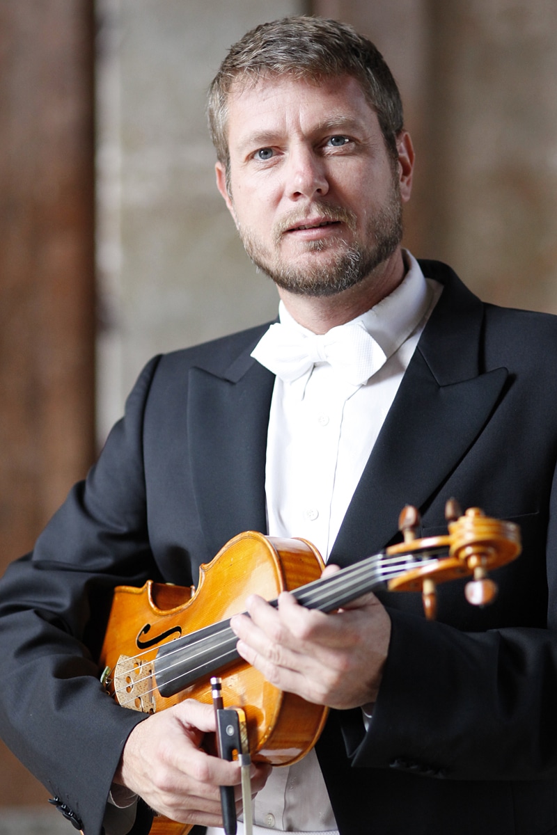 Vienna Symphony violist has finger broken by subway thugs