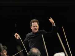 Spanish orchestra puts American music director in charge of finances