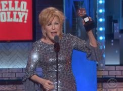 Bette Midler to orchestra: Shut that crap off