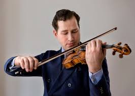 When the soloist breaks a string, should he change the violin?