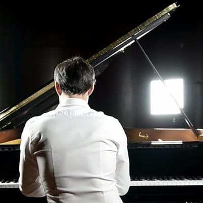 How to test a new grand piano