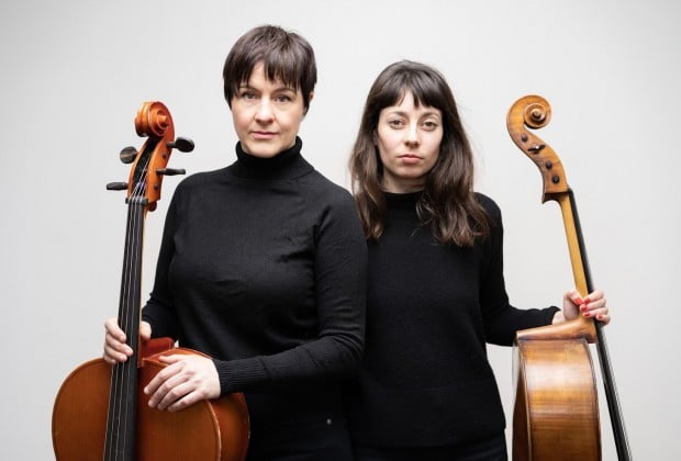 Two Chicago cellists are under water