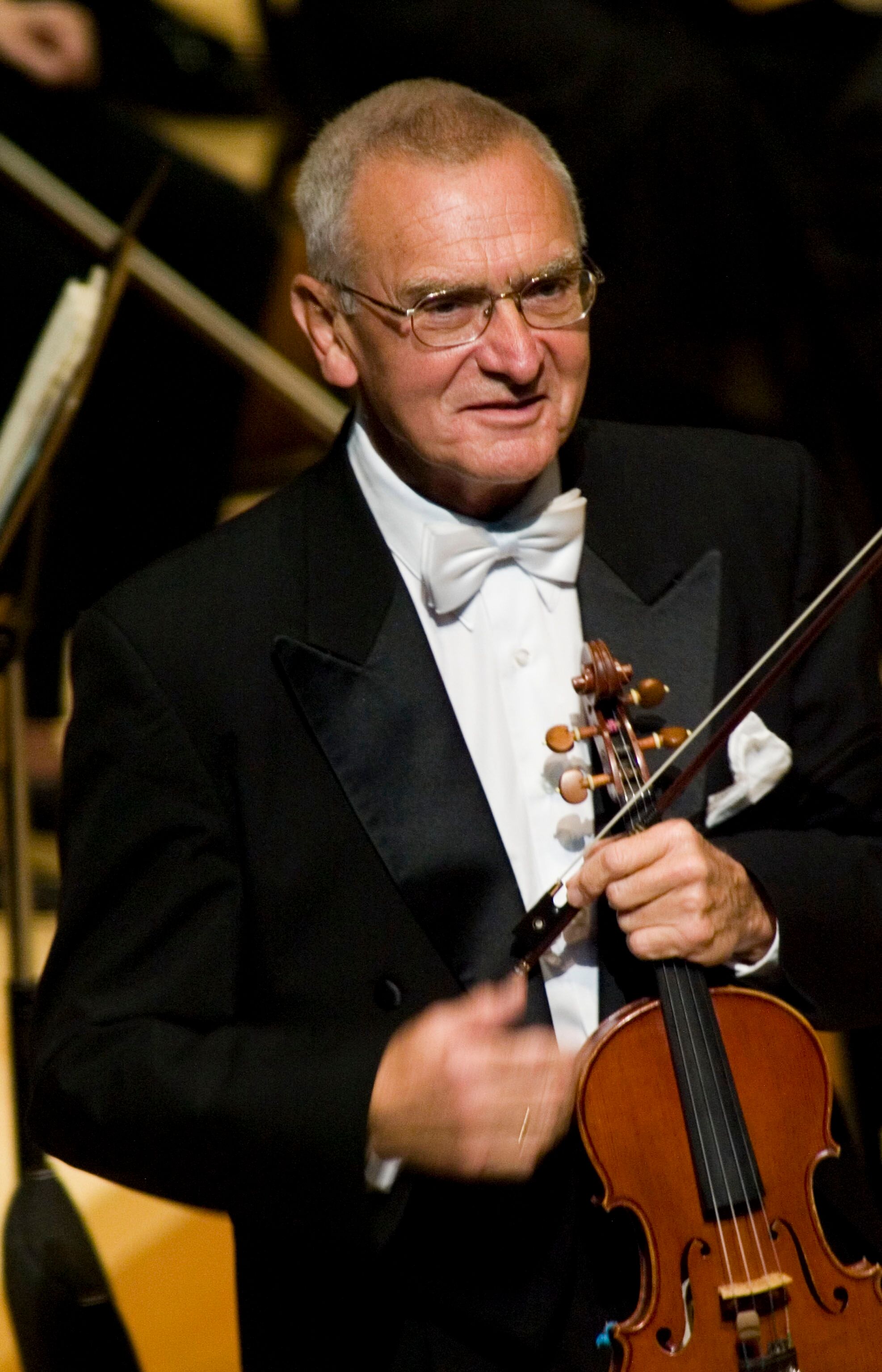 Death of a roaming concertmaster, 77