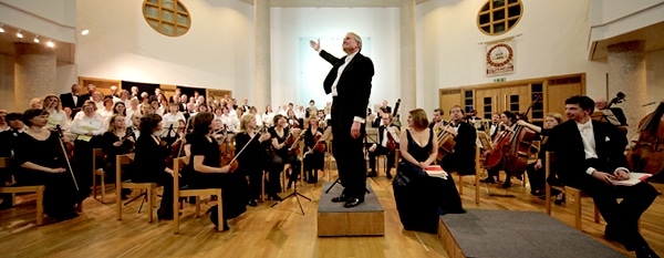 English orchestra plays its last