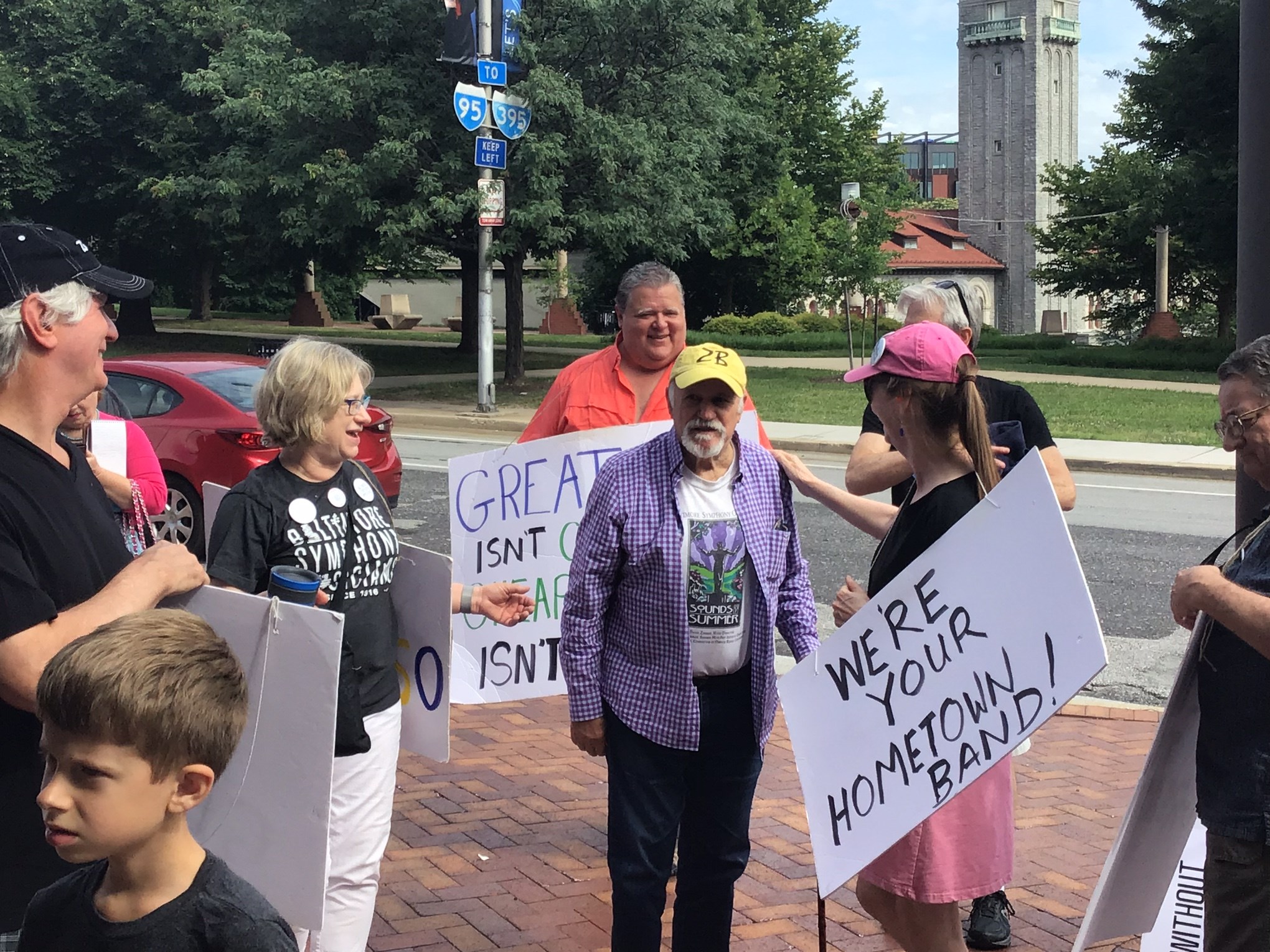 David Zinman joins Baltimore picket line