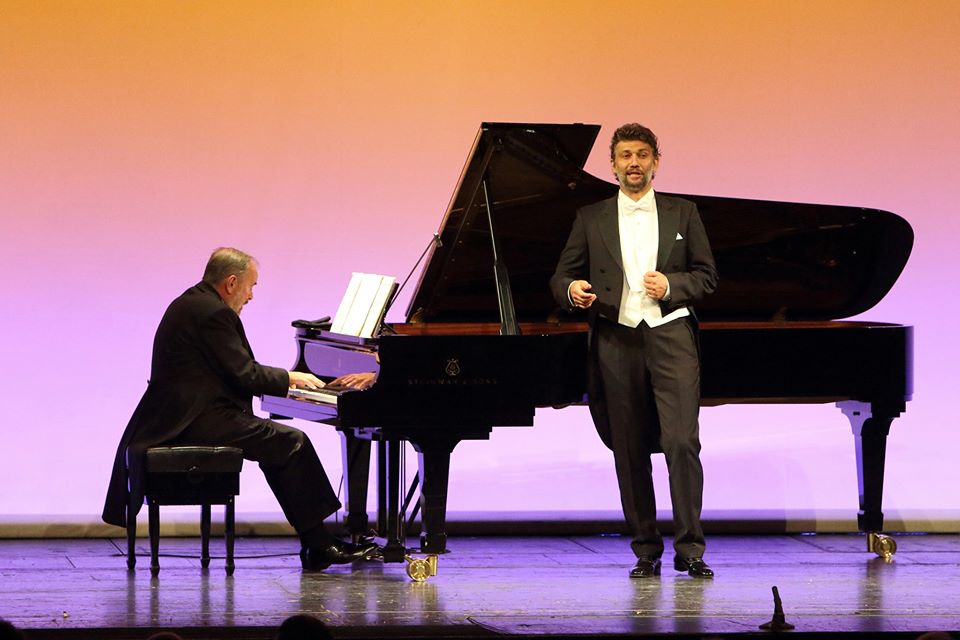 Monday night, Jonas Kaufmann gives free recital