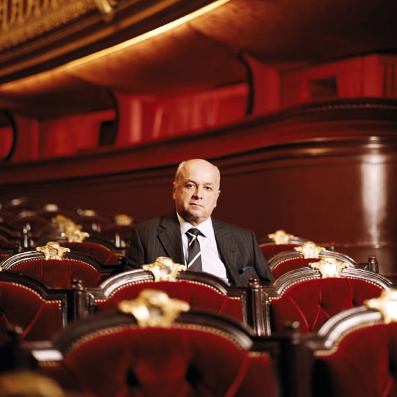 Death of French opera chief, 67