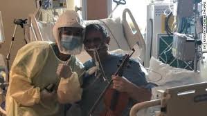 Covid patient in ICU plays violin for his carers