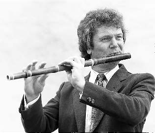 Death of a flute pioneer, 73