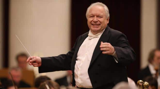St Petersburg orchestra in disarray as rejected conductor is reappointed