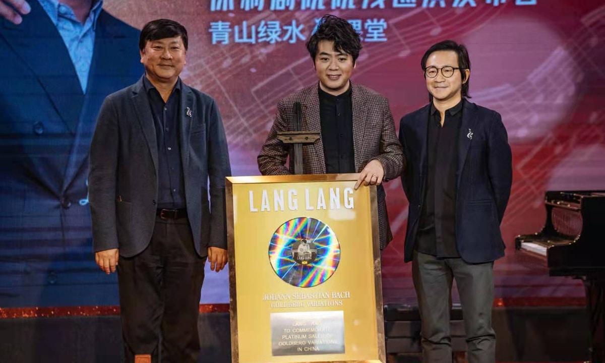 Lang Lang sponsors a pianist with autism