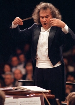 Death of eminent Polish conductor