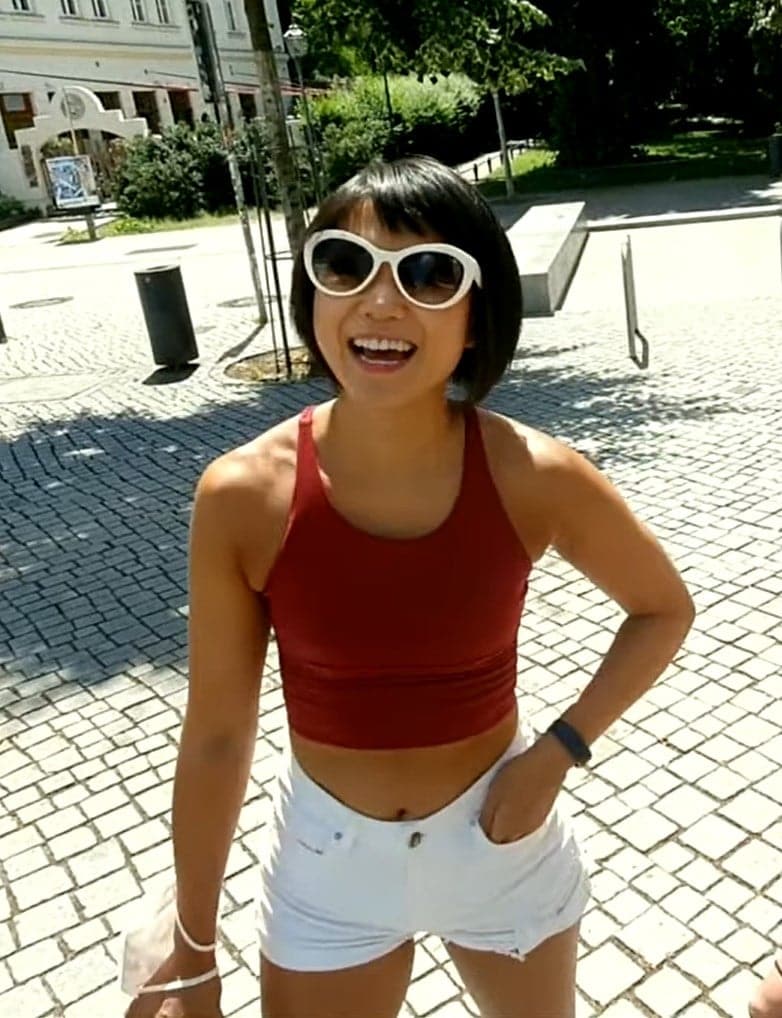 Yuja Wang goes shoeless in Salzburg