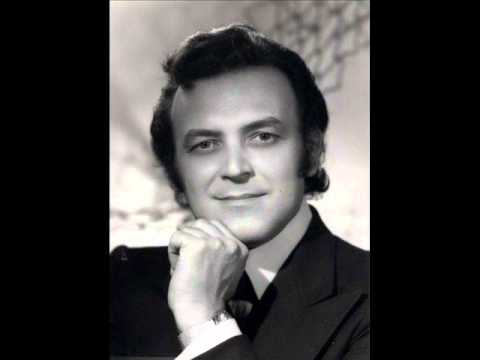 French tenor dies, 85