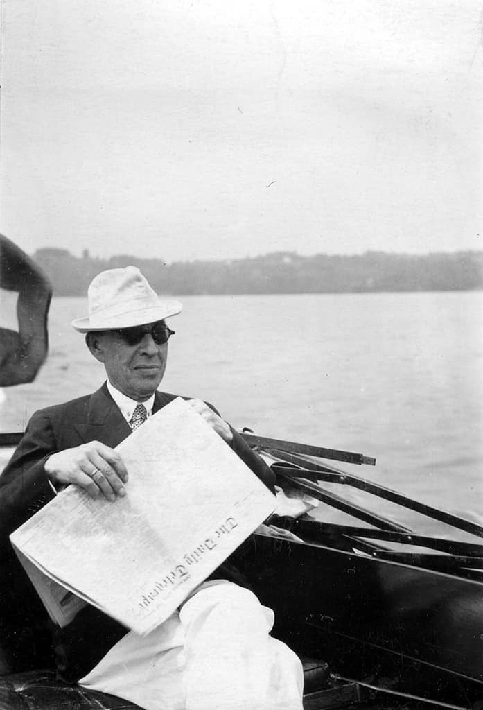 What newspaper did Rachmaninov read?