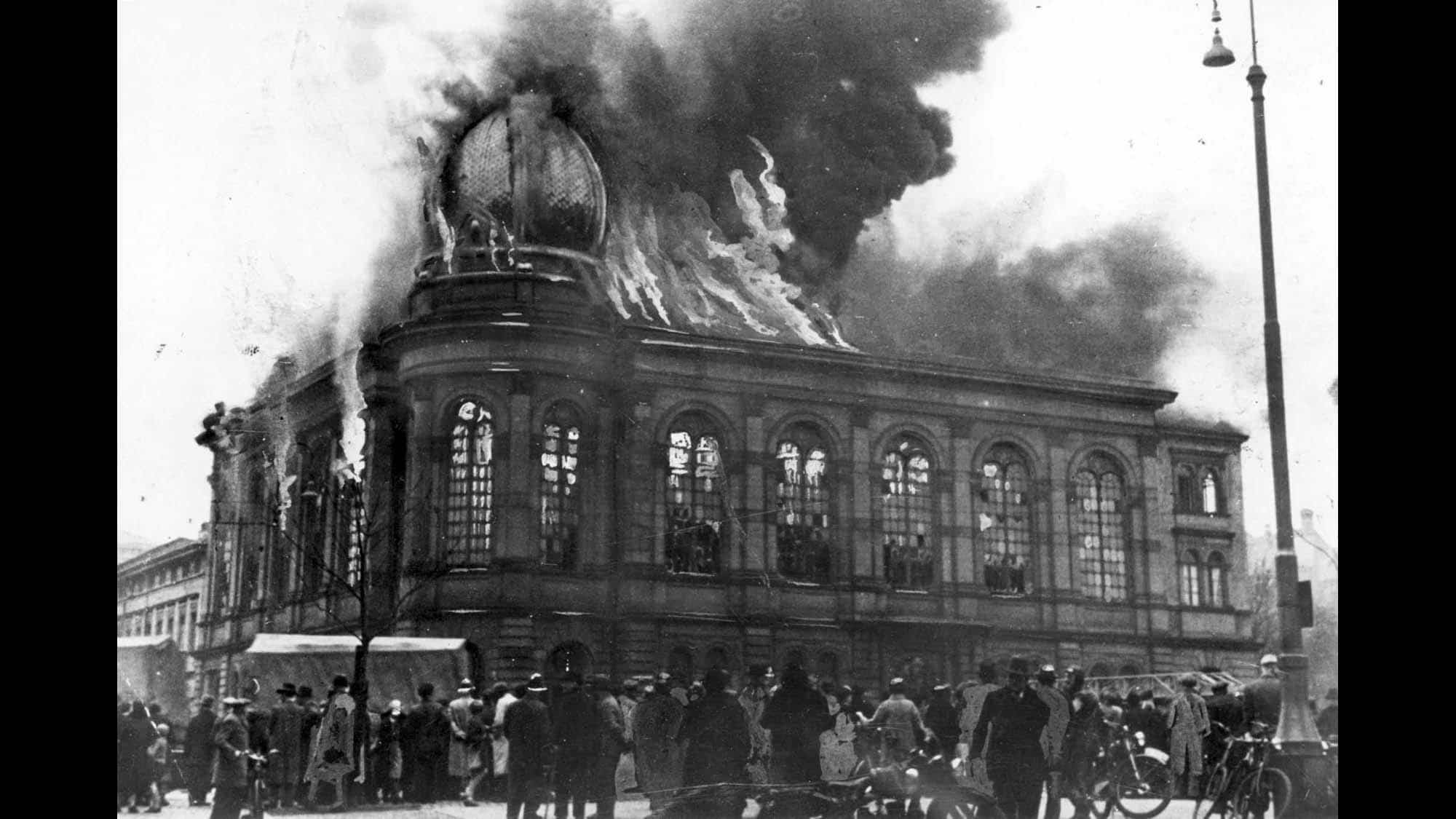 Kristallnacht German Opera Chiefs Denounce Rising Anti-Semitism
