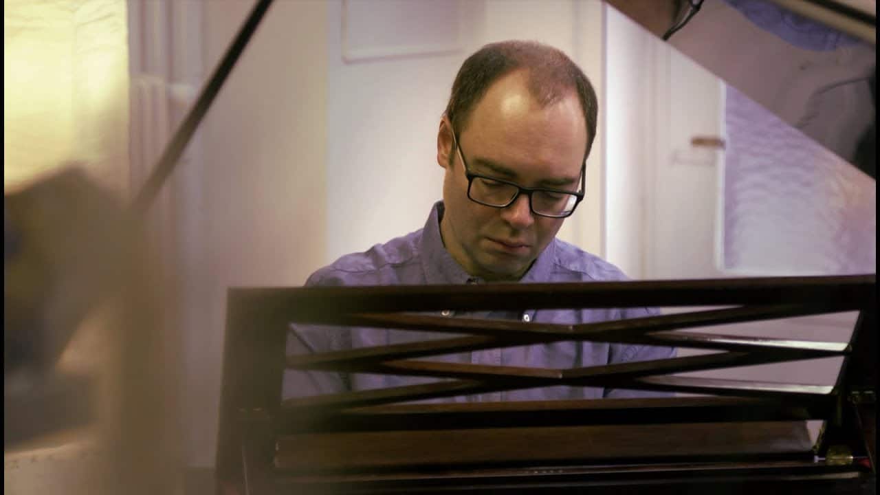 A Russian pianist accepts responsibility for the war