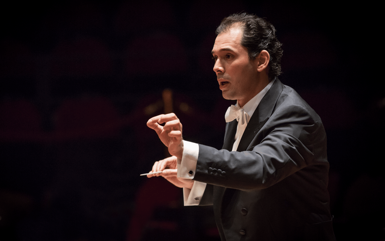 Breaking: Bolshoi chief conductor resigns in both Russia and France