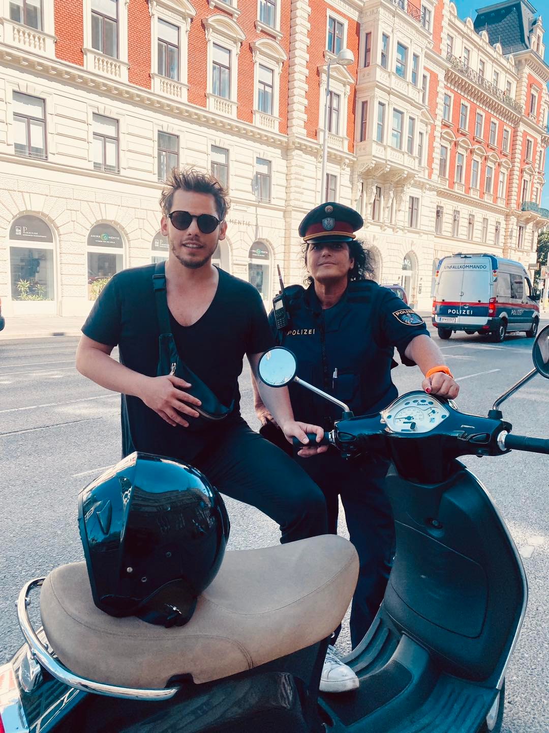 Vienna police take selfie with tenor