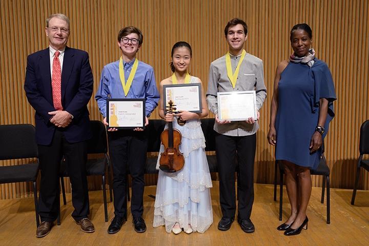 Korean, 13, wins Oberlin contest