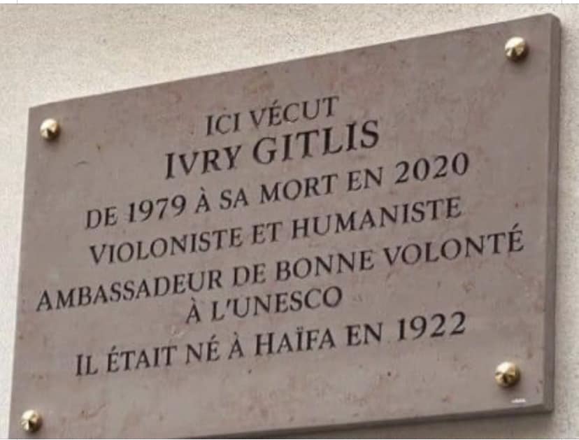 A plaque for Ivry