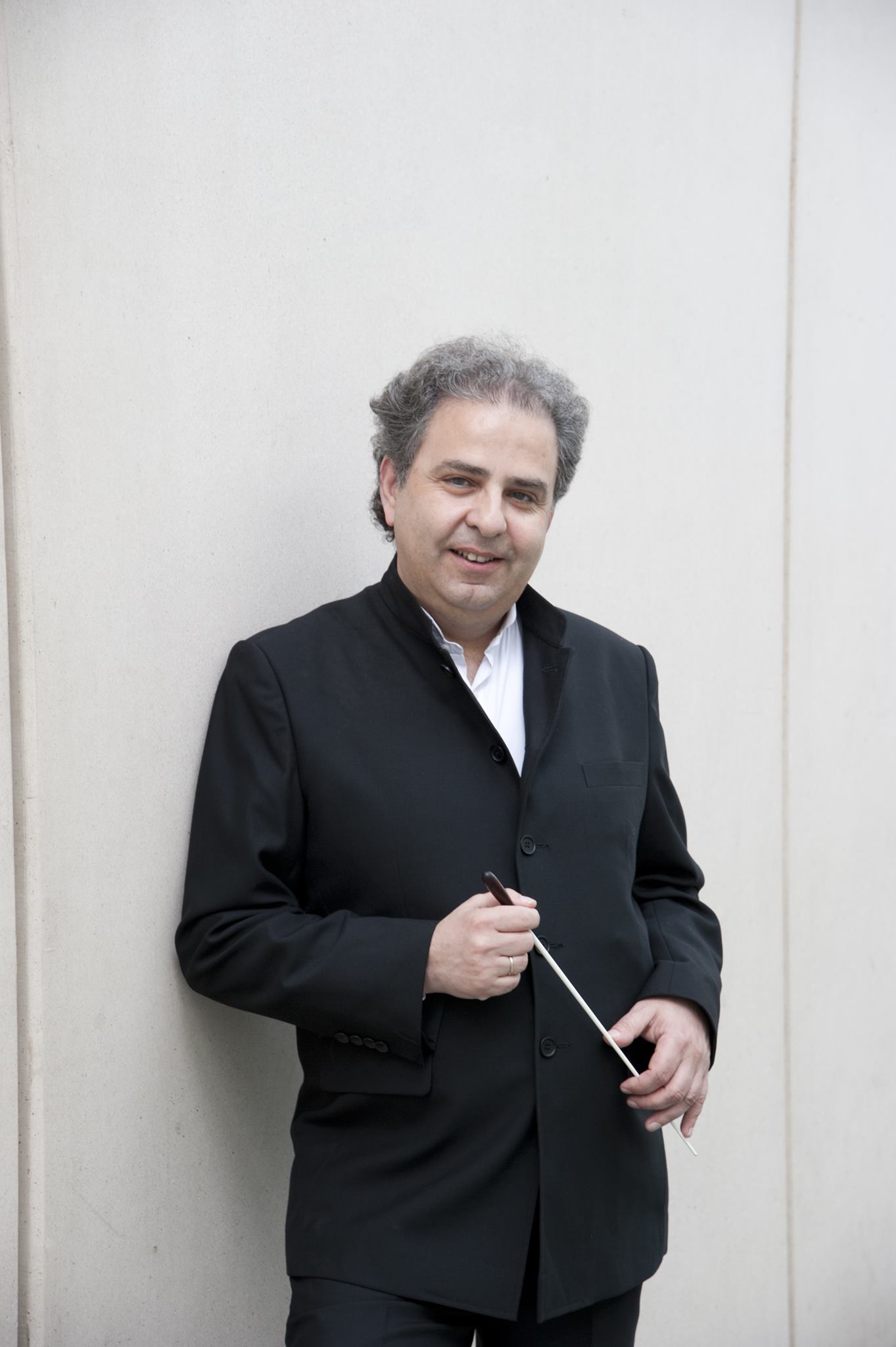 Sadness as Paris concertmaster dies at 59