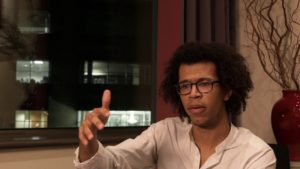 アラステア・マコーレー:演劇がすべてではない