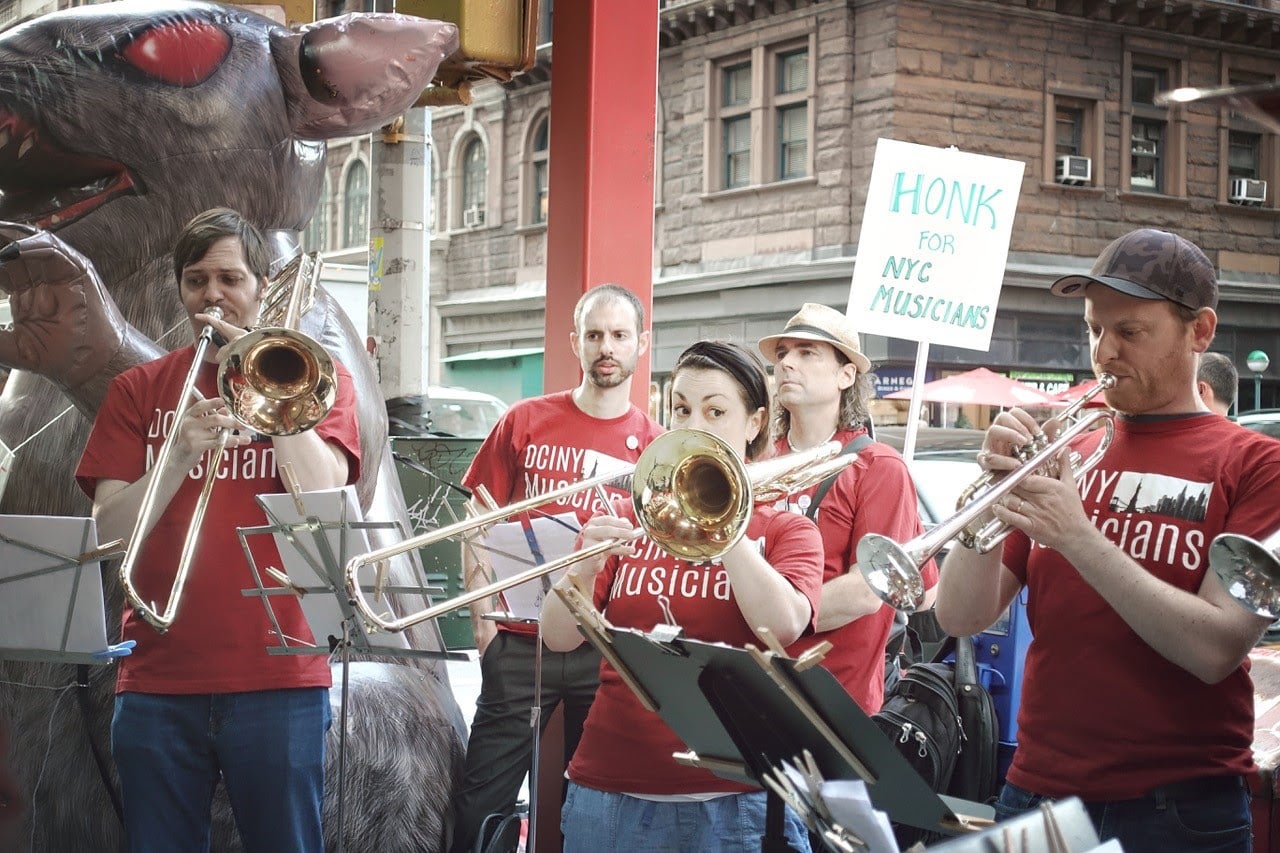 Musicians Union pickets Carnegie Hall
